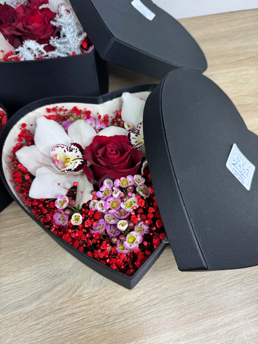 Flower box a cuore color nera